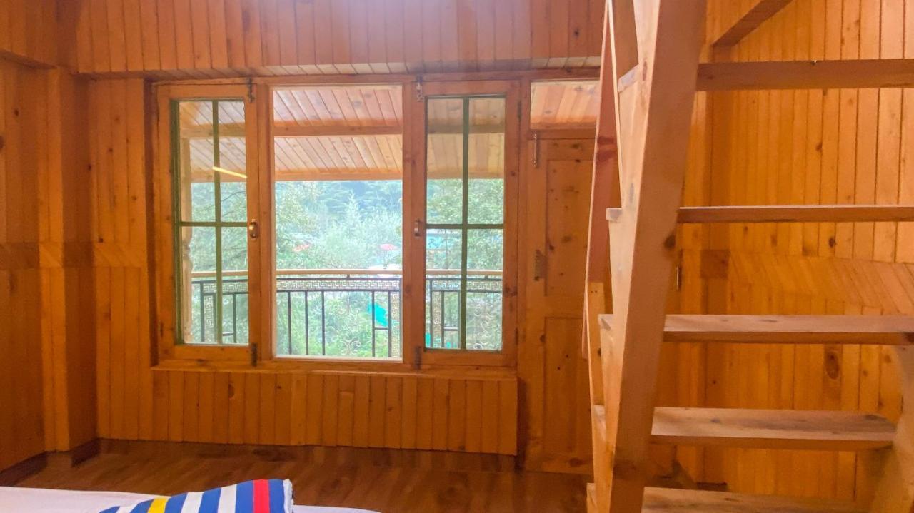 Madpackers Jibhi - Of Streamsides & Waterfalls エクステリア 写真