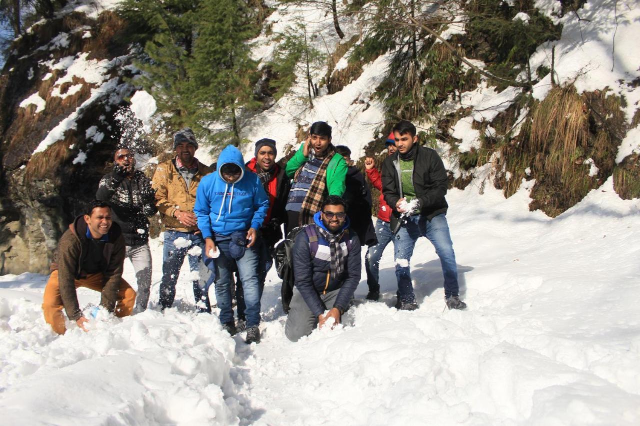 Madpackers Jibhi - Of Streamsides & Waterfalls エクステリア 写真