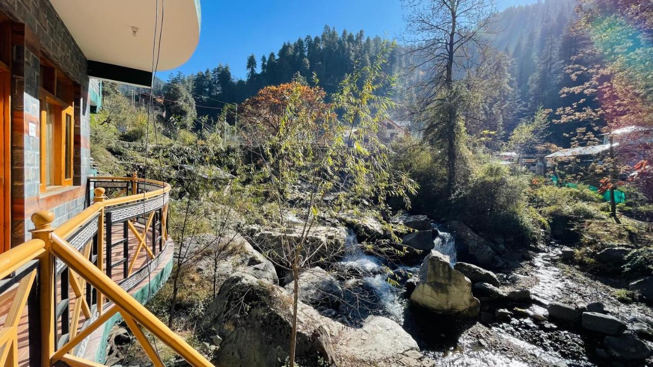 Madpackers Jibhi - Of Streamsides & Waterfalls エクステリア 写真